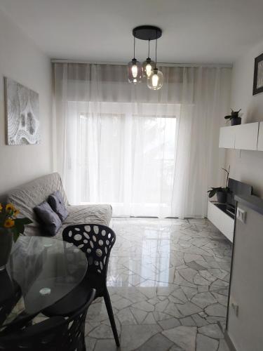 Bonga 28, Luino (photo 3)