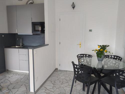 Bonga 28, Luino (photo 4)