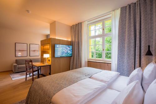 room detail thumbnail 0