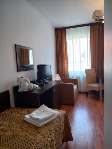 Large Single Room image 1