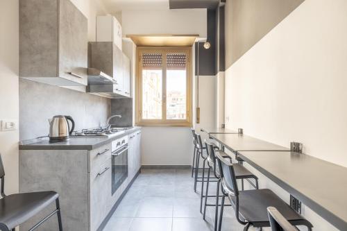 Three large bedrooms for six people Rome downtown apartment, Рим (фото 5)