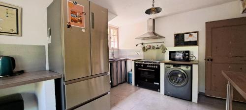 Instalaciones, Le Mas des Fontettes, gite 14 personnes, piscine chauffée, propriété 5ha, barbecue (Le Mas des Fontettes, gite 14 personnes, piscine chauffee, propriete 5ha, barbecue) in Cavaillon