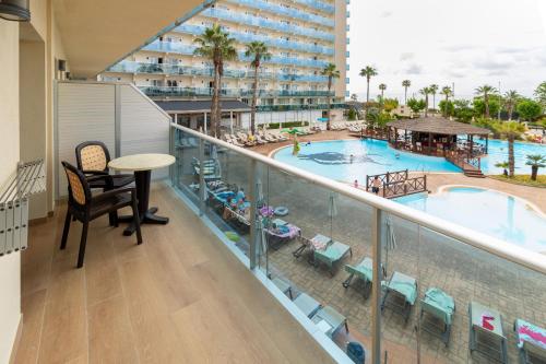 陽台/露台, Golden Taurus Aquapark Resort in 皮內德迪馬