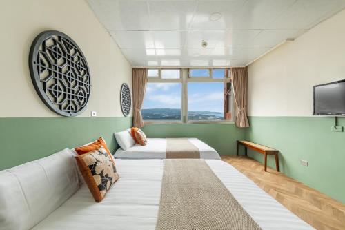 2 double beds