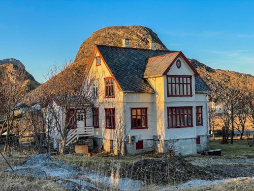 Dubbelrum Værøy in Kvalnes