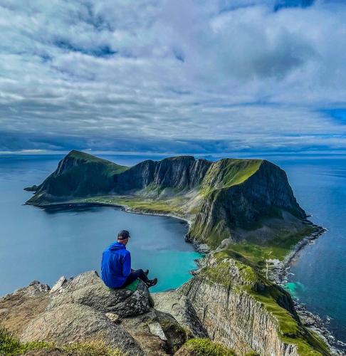 Dubbelrum Værøy in Kvalnes