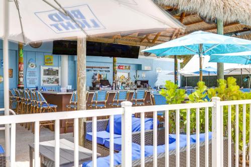2 Mi to Jupiter Beach Condo with Lake Views in 朱庇特