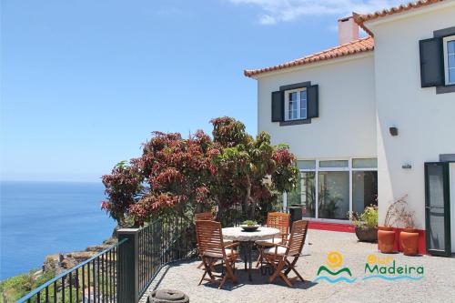 OurMadeira - Casa do Júlio, Calheta beach view