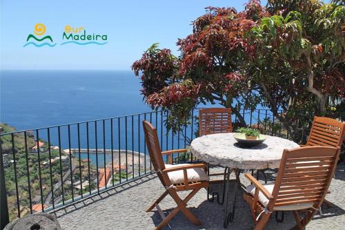 OurMadeira - Casa do Júlio, Calheta beach view, Calheta (foto 9)
