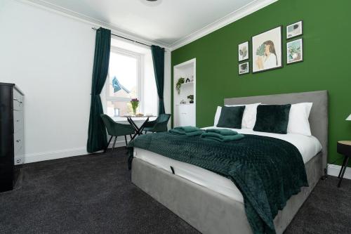 Studio flat in Dundee in Coldside
