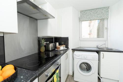 Studio flat in Dundee in Coldside