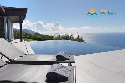 OurMadeira - Cliffscape, panoramic seaviews, Estreito da Calheta (foto 4)