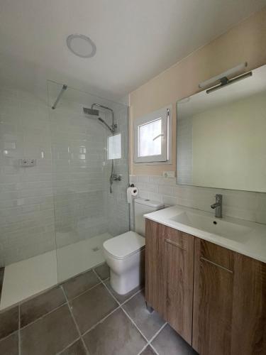 Zuhanyzó, Villa Lon in Playa y Fiesta