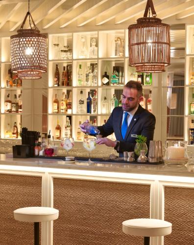 H10 Cambrils Playa - image 2