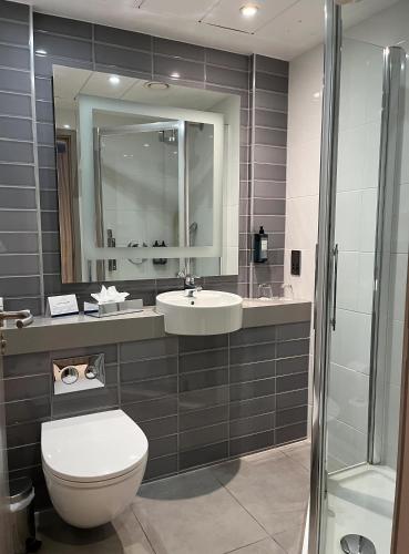 Clayton Whites Hotel - image 14