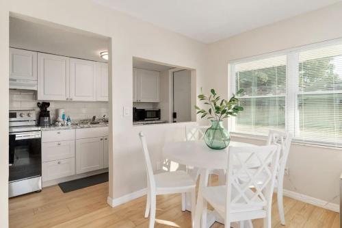 Spacious Zephyrhills Duplex #1 in 澤弗希爾斯