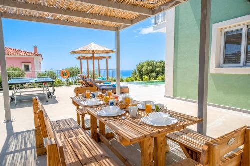 Oprema, Villa Prasino by Villa Plus in Elios Proni