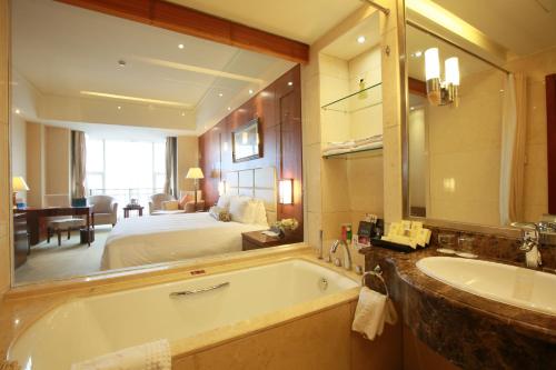 Beijing Jingyi Hotel – Beijing, NY