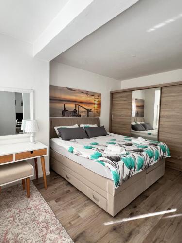 One-Bedroom Apartment image 10
