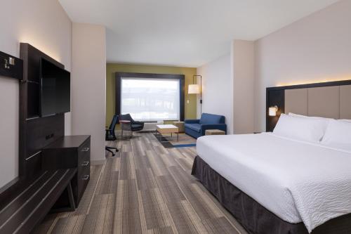 Holiday Inn Express & Suites Lakeland South By IHG in Lakeland
