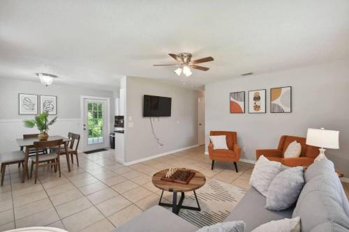 Comfortable Home in Dade City! in Dade City (FL)