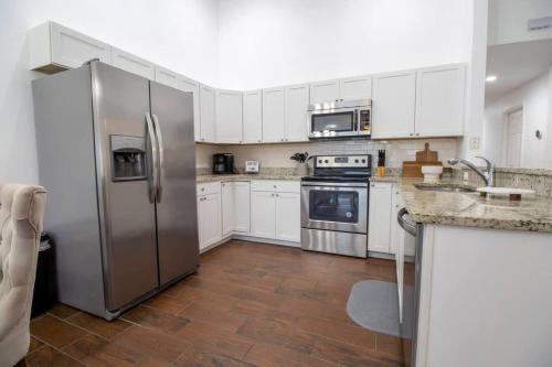 Entire Modern Home in Dade City in Dade City, USA