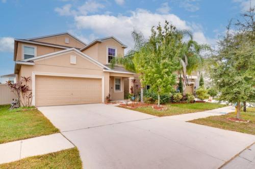 Entrance, Relax with Pool - Beaches - Local Fun in Sun City Center (FL)