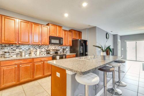 Kitchen, Relax with Pool - Beaches - Local Fun in Sun City Center (FL)