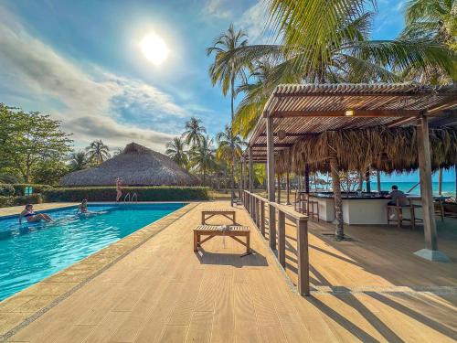 Huku Beach Hostel Palomino