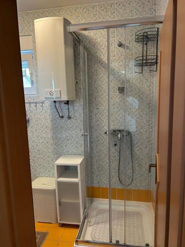 One-Bedroom Apartment image 6