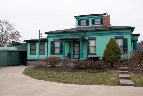 The Nautilus at JS Hubbs Guest House - image 7