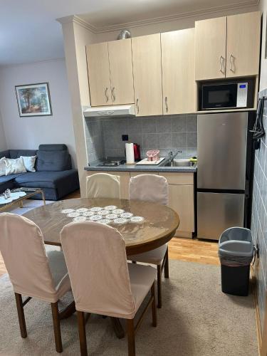 One-Bedroom Apartment image 1