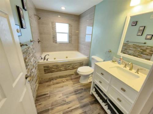 High end beds, SPA, Sauna, Pool in Lutz, USA