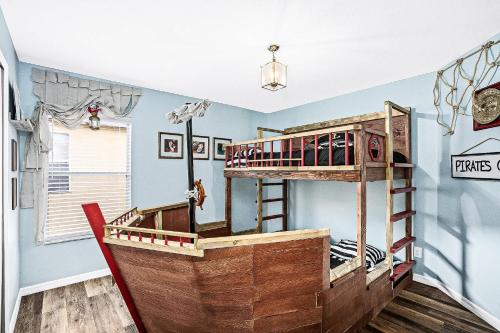 Dazzling 7BR Villa with Pool & Game Room