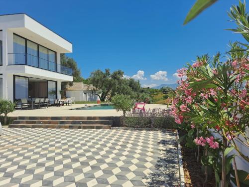 ทัศนียภาพ, Villa Cubi in คาชาร์