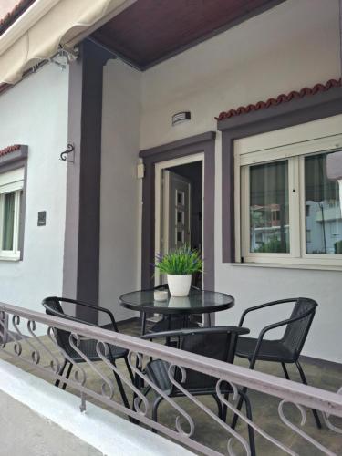 Serenity, Kavala