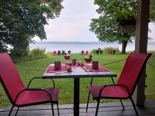Auberge Les Blancs Moutons in Ile D`orleans (QC)