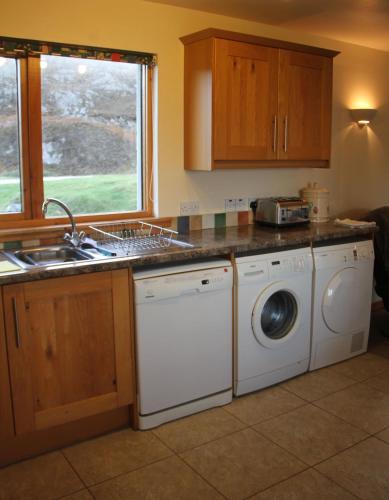 Exterior view, Heather Cottage in Achmelvich