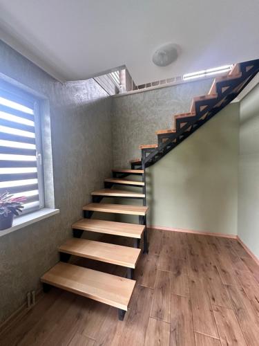 N V New View in Yaremche