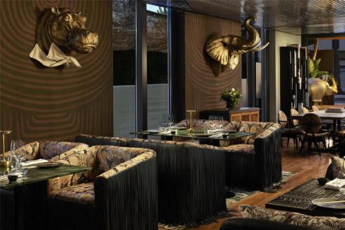 Sir Joan Hotel