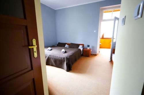 2 twin beds