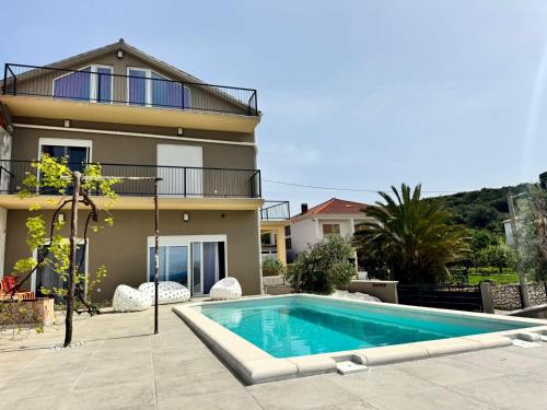 Luxury apartments Lun