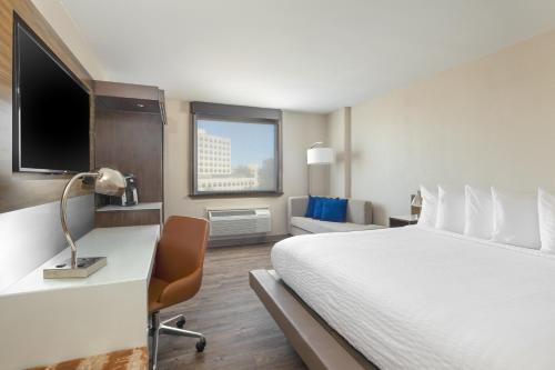 ทัศนียภาพ, เดอะ ลอดจ์ แอท ดยุก เมดิคัล เซ็นเตอร์ (The Lodge at Duke Medical Center) in เดอร์แฮม ซิตี้เซ็นเตอร์