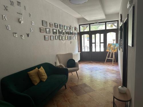 TRIIBRIA Guest house in 特利格拉德