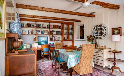 Bohemian Bungalow in Port Saint Lucie