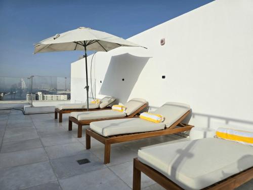 Venduras- 4BR Luxe Duplex Penthouse At Palm Private Pool, Dubai (foto 6)