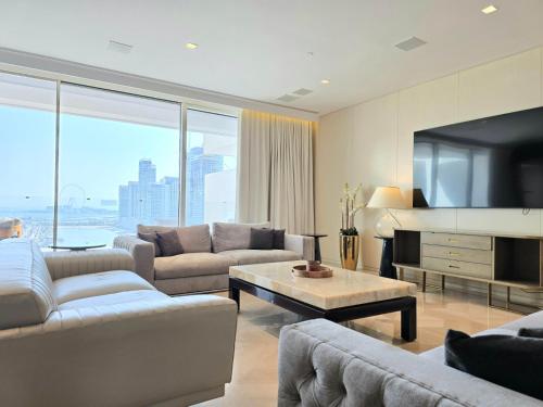 Venduras- 4BR Luxe Duplex Penthouse At Palm Private Pool, Dubai (foto 7)