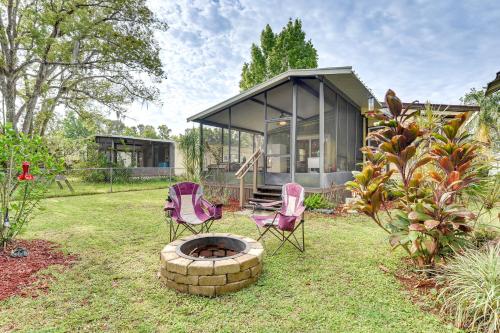 Boat Dock and Waterfront Deck Home in Satsuma! in East Palatka (FL)