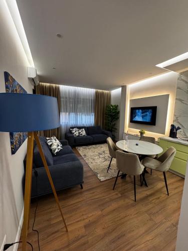 Kristal View, Tirana