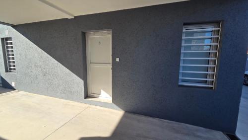 One-Bedroom Apartment image 10